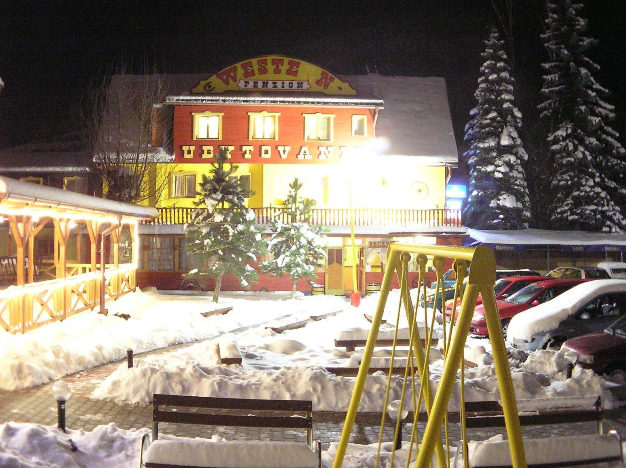 Western Penzion Ружомберок Екстериор снимка