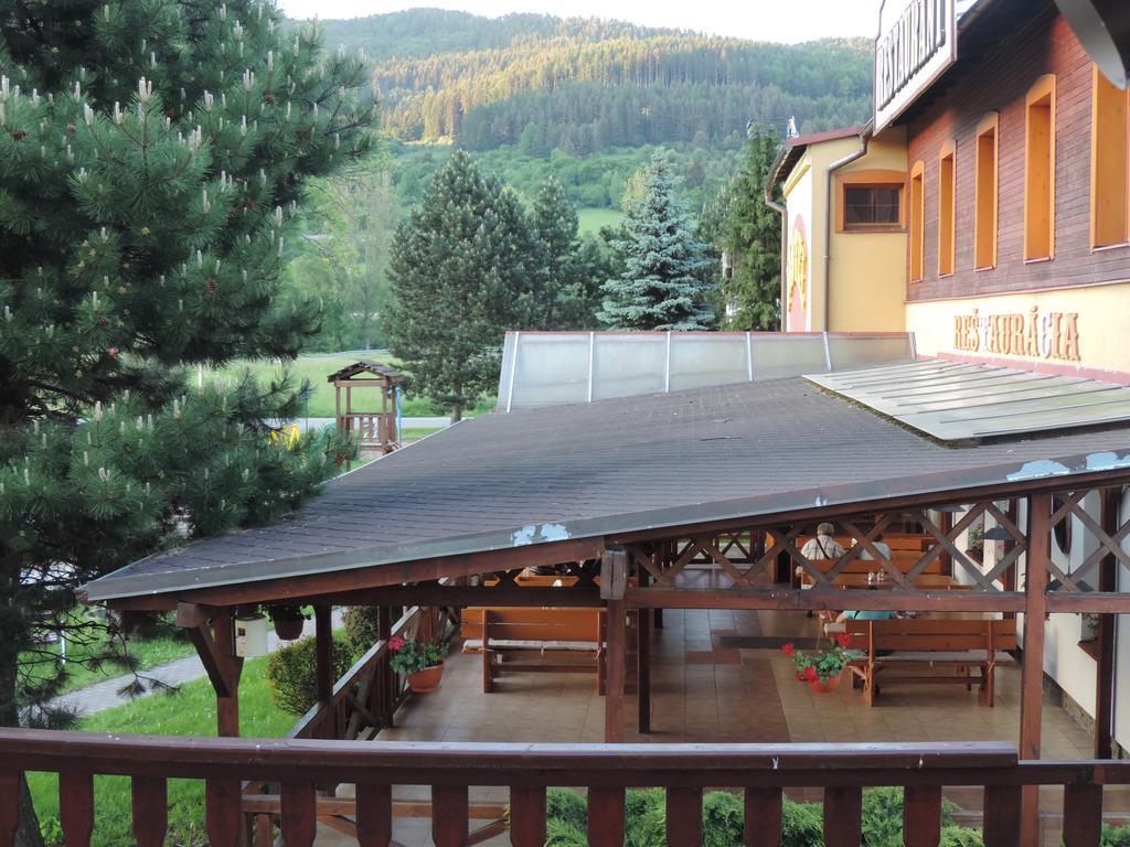 Western Penzion Ружомберок Екстериор снимка